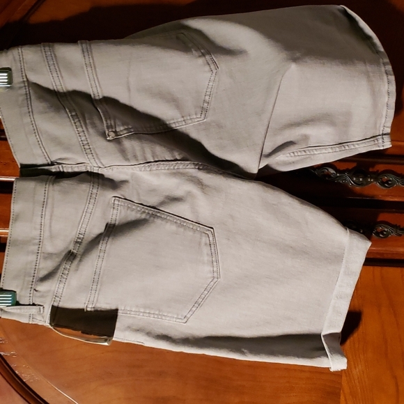 Big pant short - Picture 2 of 2